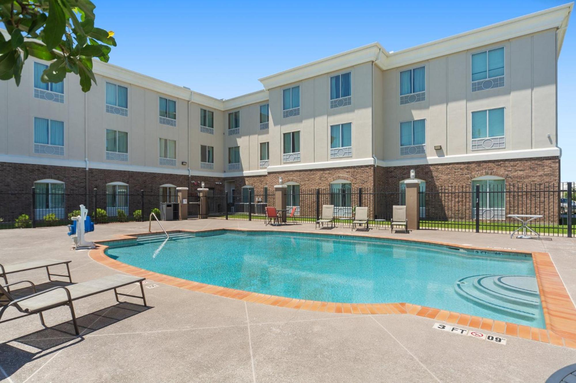 Holiday Inn Express Tomball By Ihg Екстер'єр фото